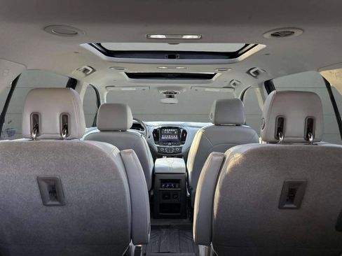 Used 2018 Chevrolet Traverse Premier image 19