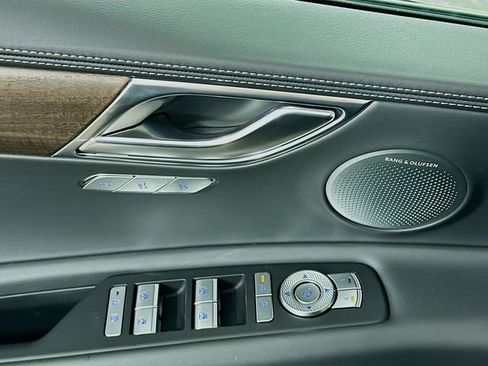 Certified 2025 Genesis GV80 2.5T Prestige image 20