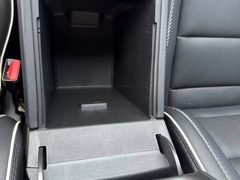 Used 2025 GMC Acadia Denali w/ Super Cruise Package FWD image 26