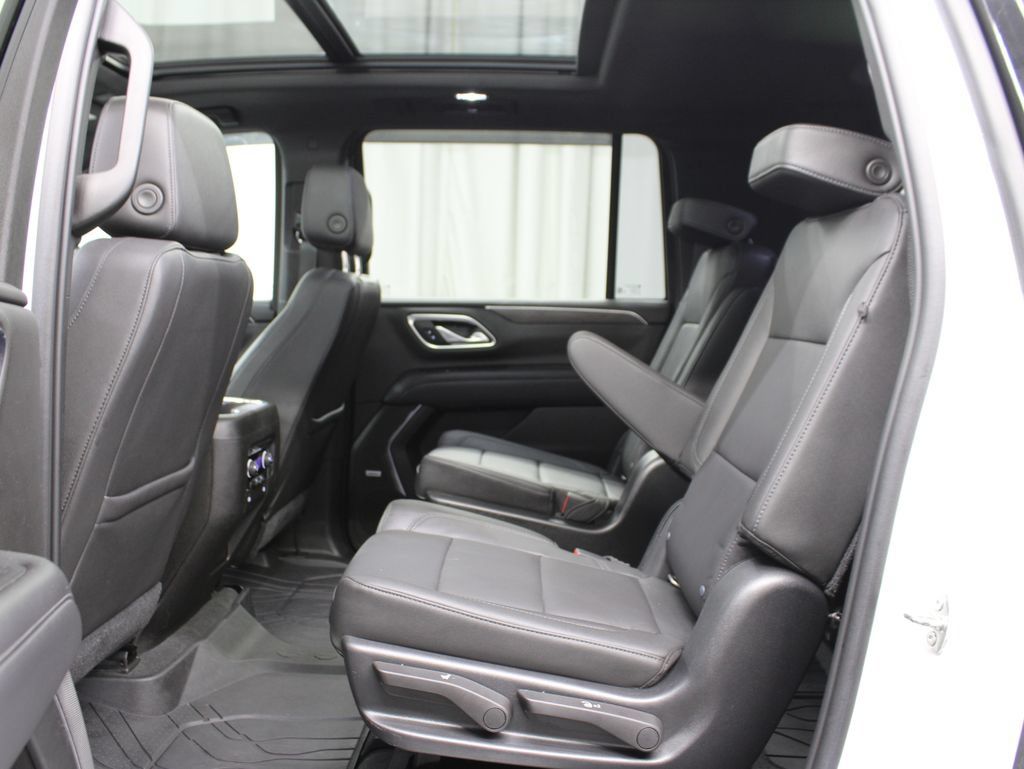 Used 2021 Chevrolet Suburban Z71 AWD/4WD image 16