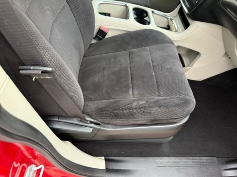 Used 2014 Dodge Grand Caravan SXT FWD image 22