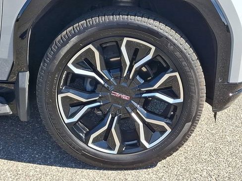 Used 2026 GMC Sierra EV Denali AWD/4WD image 28