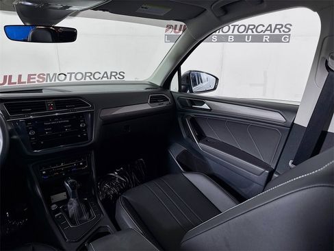 Used 2023 Volkswagen Tiguan SE image 22