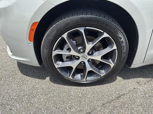 Used 2021 Chrysler Pacifica Limited w/ Premium & Safety Sphere Group AWD/4WD image 8