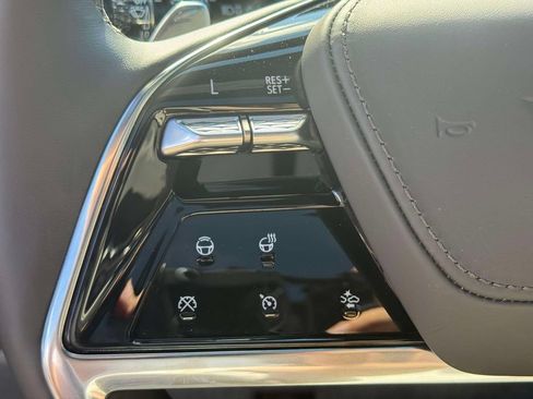 Used 2025 Cadillac Escalade Sport Platinum w/ LPO, ONYX Package AWD/4WD image 22