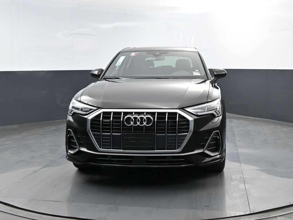 Used 2025 Audi Q3 2.0T Premium AWD/4WD image 2