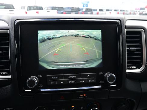 Used 2022 Nissan Frontier SV w/ Technology Package image 26