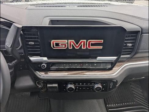 New 2026 GMC Sierra 1500 Elevation image 23
