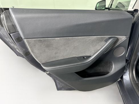 Used 2023 Tesla Model Y Long Range image 27