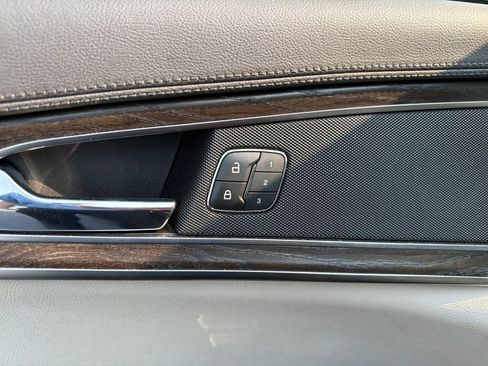 Used 2018 Lincoln MKX Reserve w/ Driver Assistance Package AWD/4WD image 13