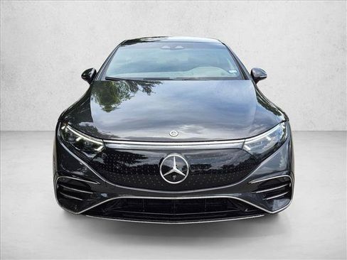 Used 2023 Mercedes-Benz EQS 580 4MATIC Sedan image 2