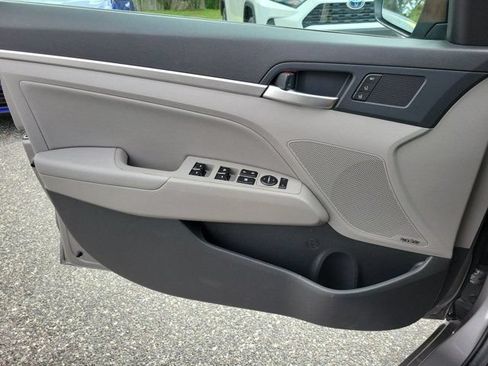 Used 2020 Hyundai Elantra Limited w/ Ultimate Package 03 FWD image 36