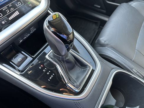 Used 2024 Subaru Outback Limited image 23