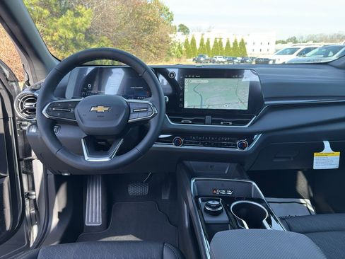 New 2026 Chevrolet Equinox LT w/ Convenience Package II image 18