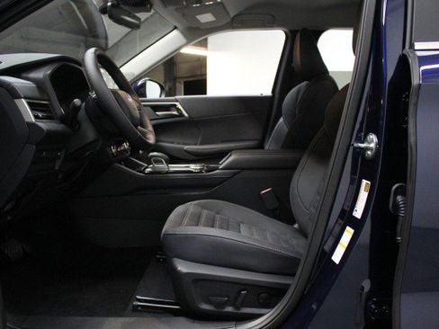 New 2025 Mitsubishi Outlander SE image 6