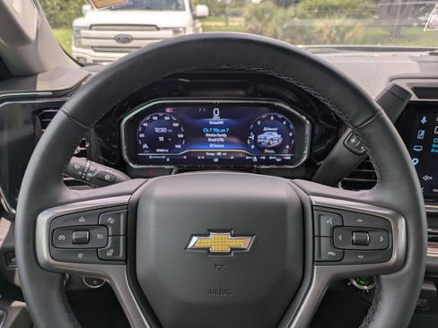 Used 2025 Chevrolet Silverado 1500 LT RWD image 23