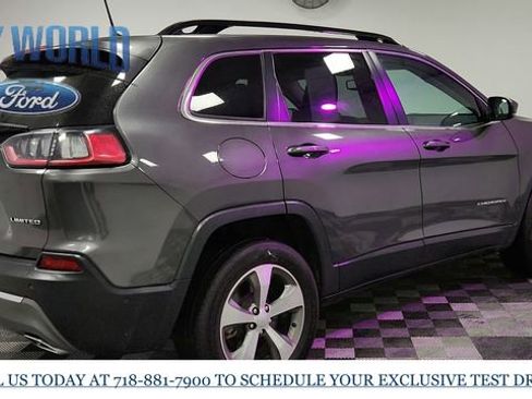 Used 2022 Jeep Cherokee Limited image 8