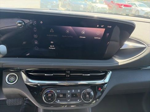 Used 2025 Buick Envista Sport Touring w/ Convenience I Package FWD image 11