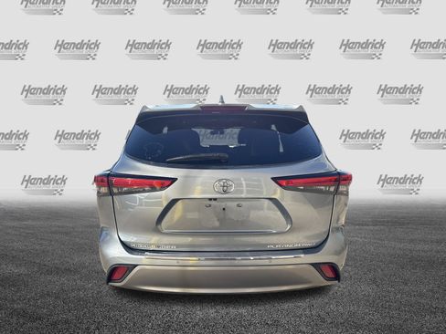 Used 2022 Toyota Highlander Platinum image 8