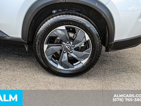 Used 2024 Nissan Rogue SV AWD/4WD image 15
