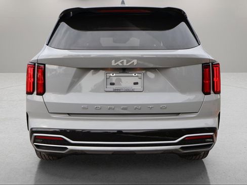 Used 2022 Kia Sorento SX image 4