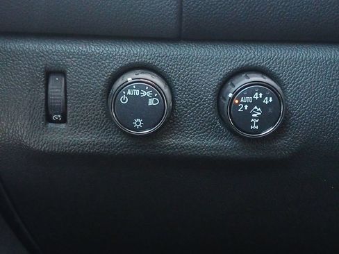 Used 2022 Chevrolet Colorado ZR2 AWD/4WD image 12