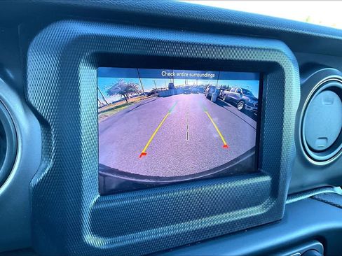 Used 2023 Jeep Wrangler Unlimited w/ Cold Weather Group image 27