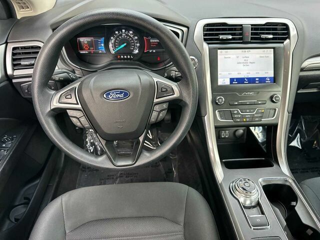 Used 2020 Ford Fusion SE FWD image 17