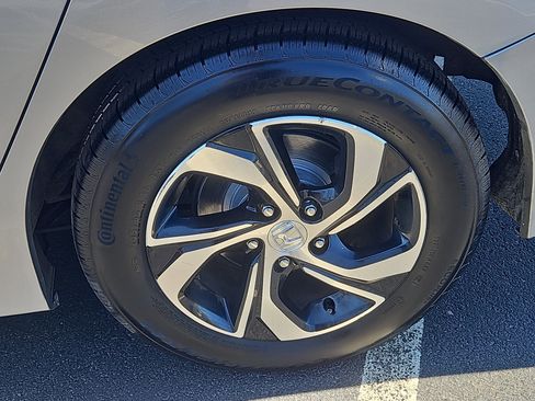 Used 2017 Honda Accord LX image 5