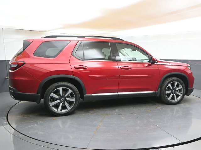 Used 2023 Honda Pilot Elite image 6