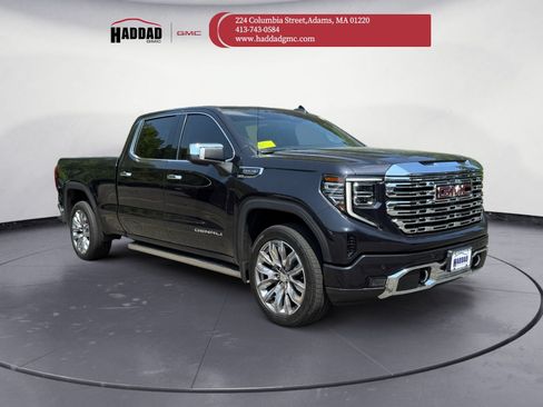 Used 2022 GMC Sierra 1500 Denali w/ Denali Reserve Package AWD/4WD image 3