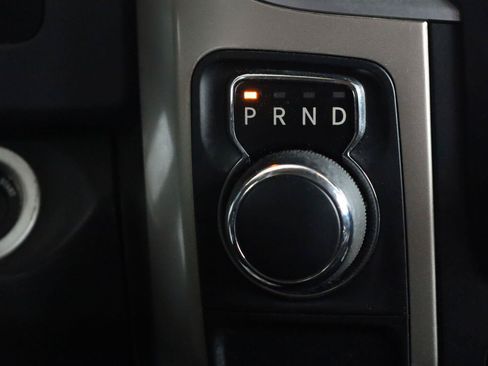 Used 2015 RAM 1500 Classic SLT RWD image 32