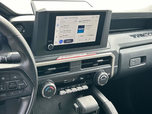 Used 2025 Toyota Tacoma SR AWD/4WD image 17