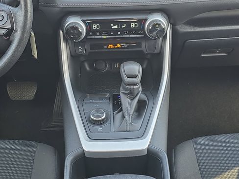 Certified 2025 Toyota RAV4 LE image 23