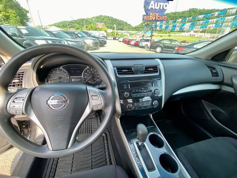 Used 2013 Nissan Altima 2.5 S FWD image 18