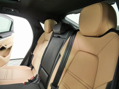 New 2026 Porsche Cayenne Coupe AWD/4WD image 23