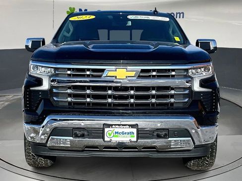 Used 2023 Chevrolet Silverado 1500 LTZ image 2