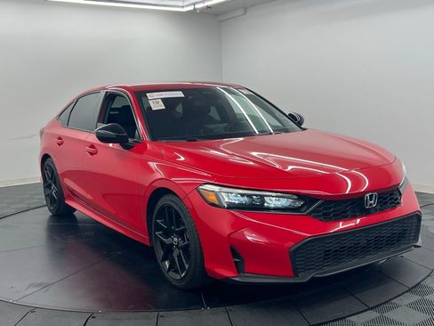 Used 2025 Honda Civic Sport image 2