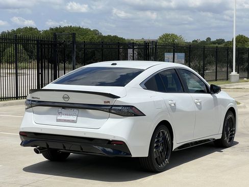New 2026 Nissan Sentra SR w/ SR Premium Package FWD image 4