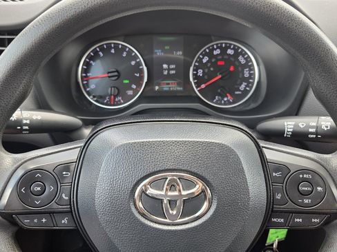 Certified 2022 Toyota RAV4 LE FWD image 17