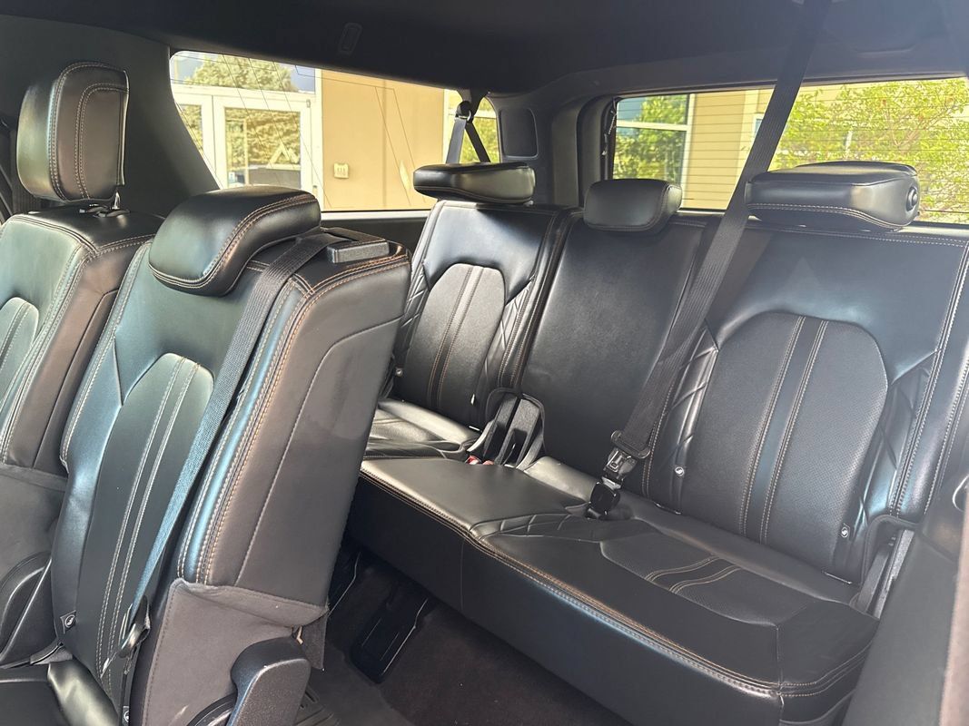 Used 2022 Ford Expedition Max Platinum AWD/4WD image 32