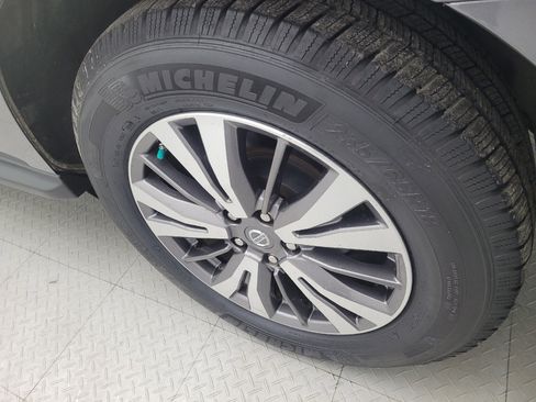 Used 2017 Nissan Pathfinder SL AWD/4WD image 31