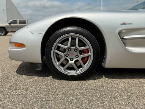 Used 2003 Chevrolet Corvette Z06 w/ Memory Package, 3 Drivers RWD image 11