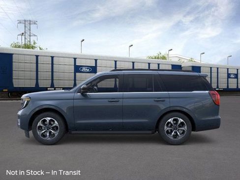 New 2026 Ford Expedition Active image 3