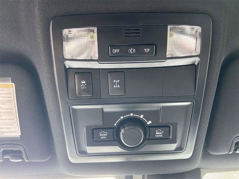 Used 2019 Toyota Tacoma TRD Off-Road image 18