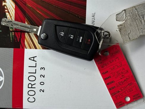 Used 2023 Toyota Corolla LE image 13