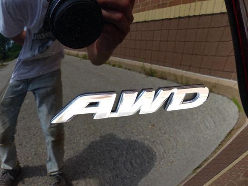 Used 2021 Honda HR-V LX image 9