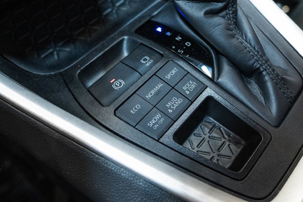 Certified 2025 Toyota RAV4 XLE AWD/4WD image 24