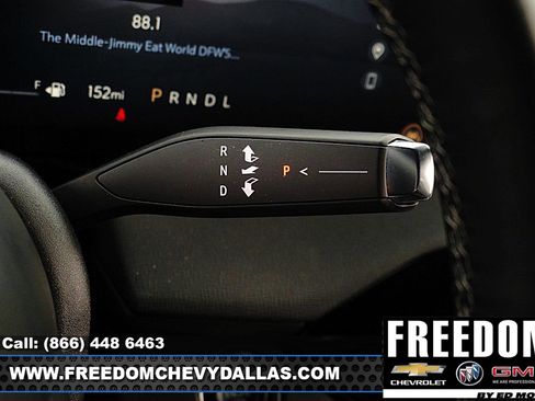 Used 2025 Buick Enclave Preferred image 27