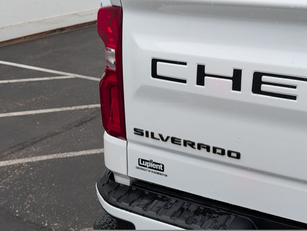 Used 2023 Chevrolet Silverado 1500 RST AWD/4WD image 6